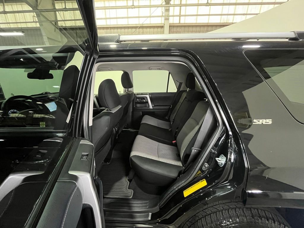Used 2022 Toyota 4Runner SR5 AWD/4WD image 18