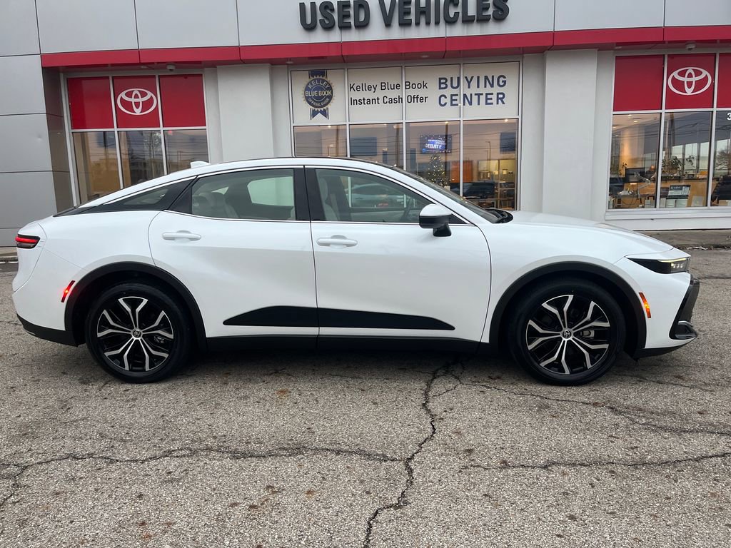 Used 2025 Toyota Crown Limited image 6