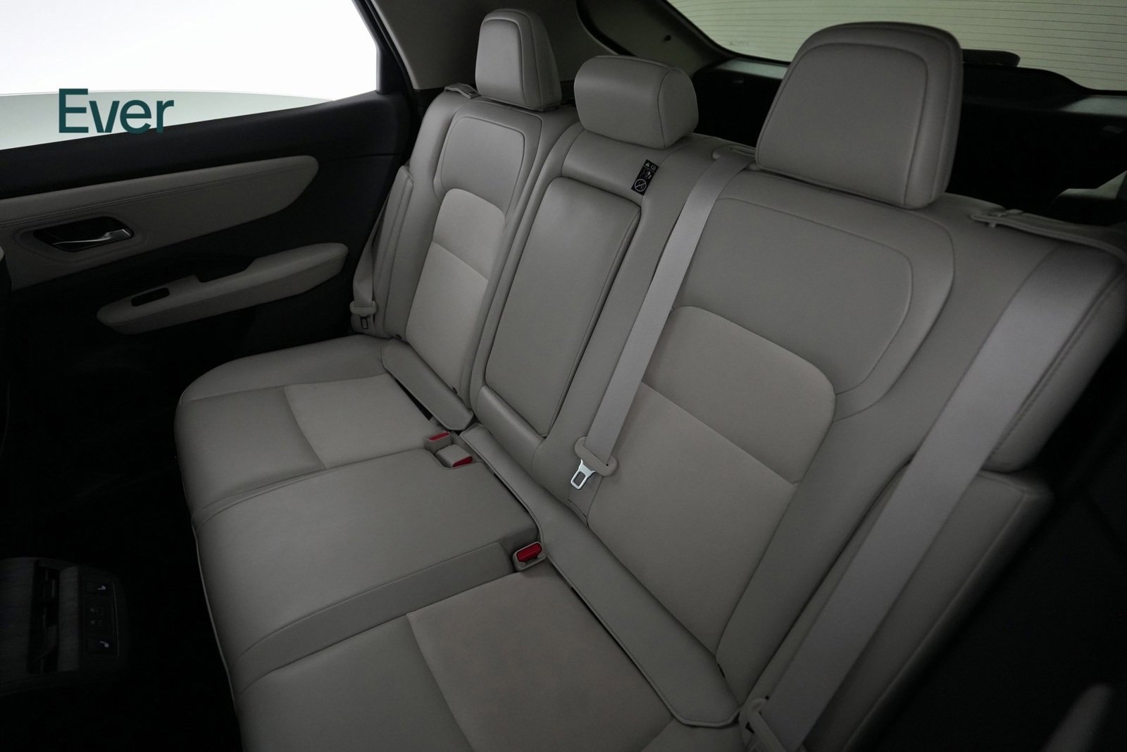 Used 2023 Nissan Ariya AWD image 8