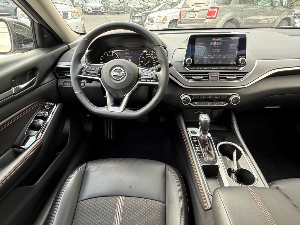 Used 2023 Nissan Altima 2.5 SR FWD image 12