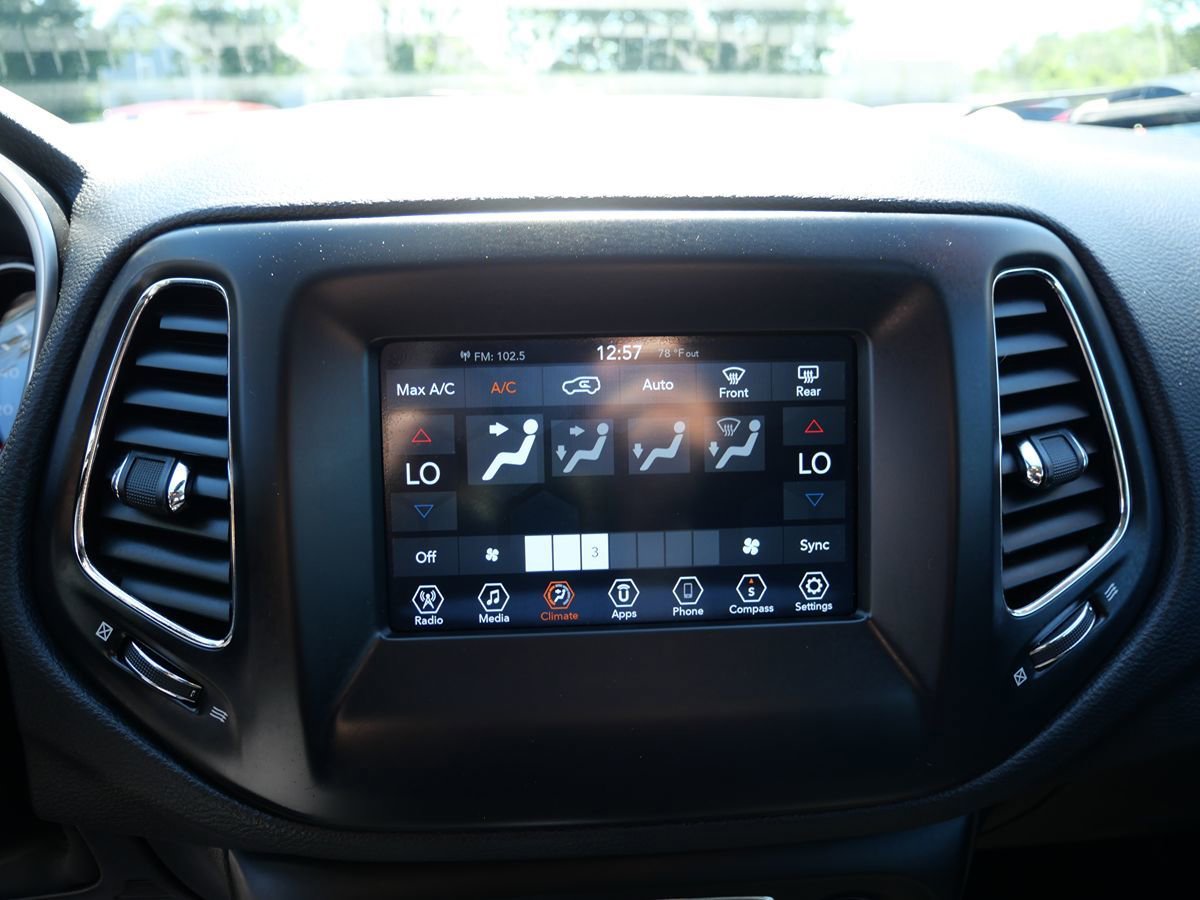 Used 2020 Jeep Compass Latitude image 17