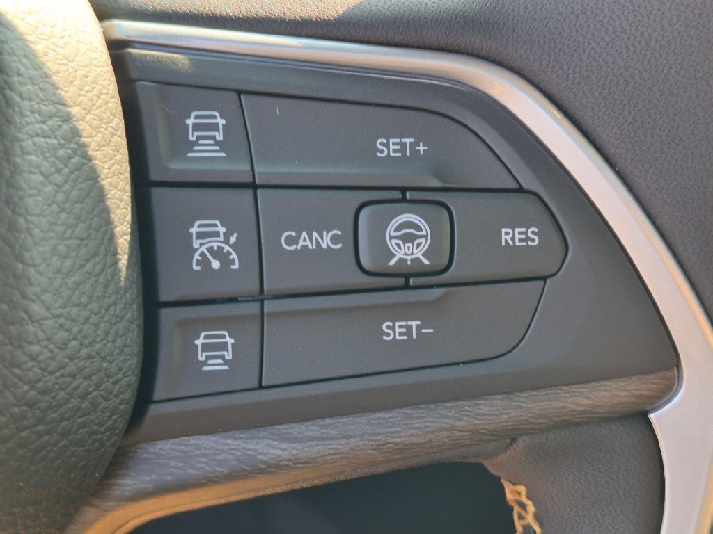 New 2026 Jeep Grand Cherokee Limited AWD/4WD image 16
