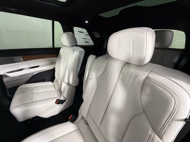 New 2026 Cadillac Vistiq Luxury image 25