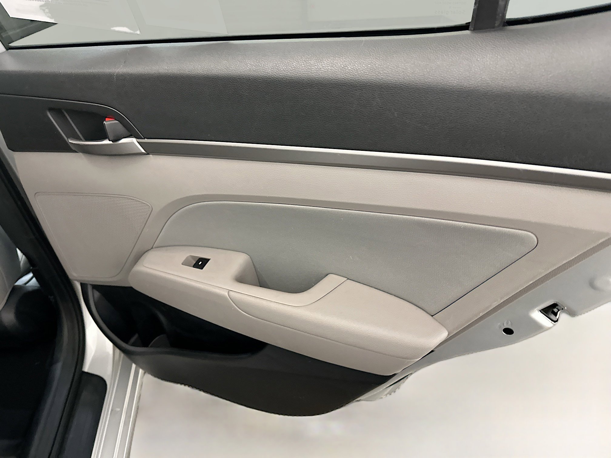 Used 2017 Hyundai Elantra SE w/ SE A/T Tech Package 03 image 30