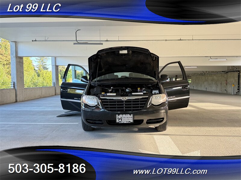 Used 2006 Chrysler Town & Country Touring w/ Trailer Tow Prep Group FWD image 31