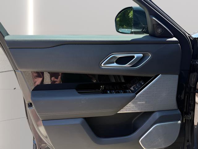 Certified 2023 Land Rover Range Rover Velar R-Dynamic S AWD/4WD image 11