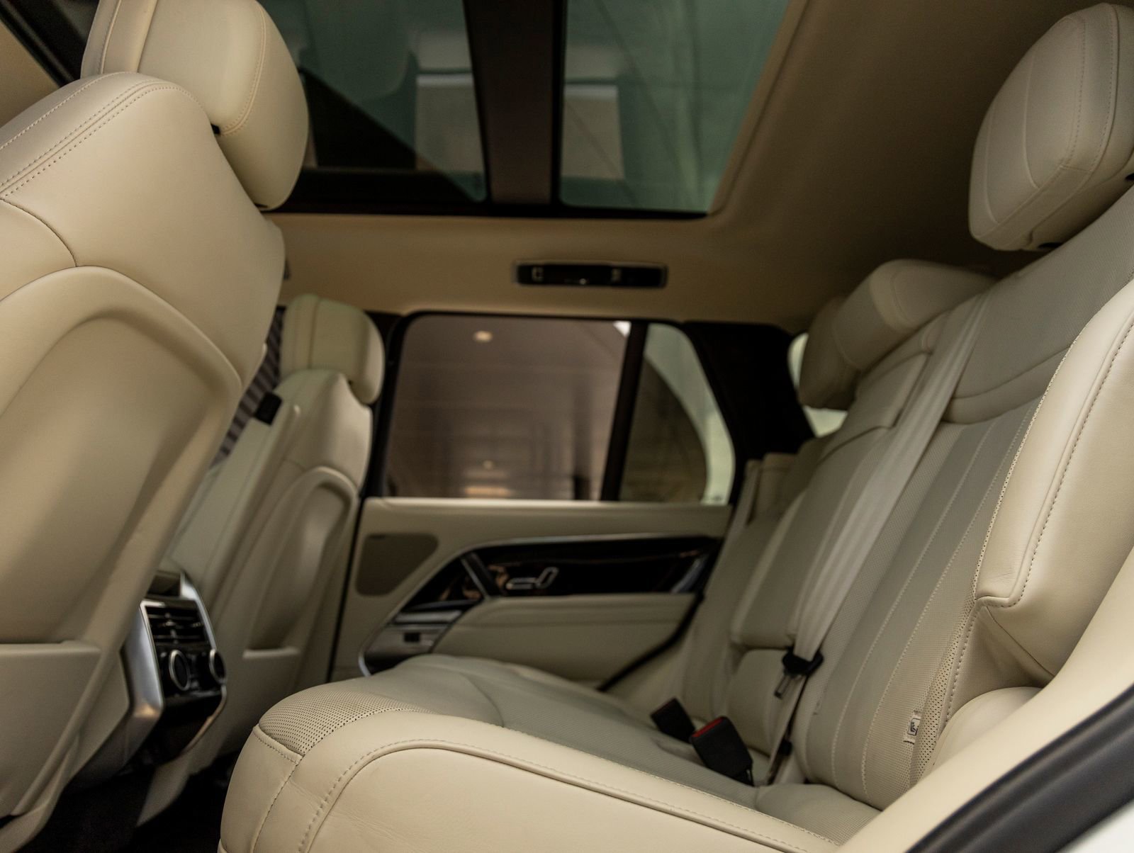 Used 2023 Land Rover Range Rover SE AWD/4WD image 33