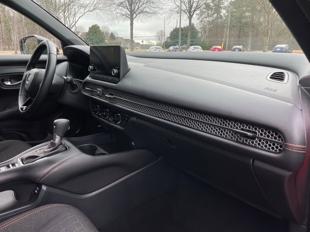 Certified 2025 Honda HR-V Sport image 32