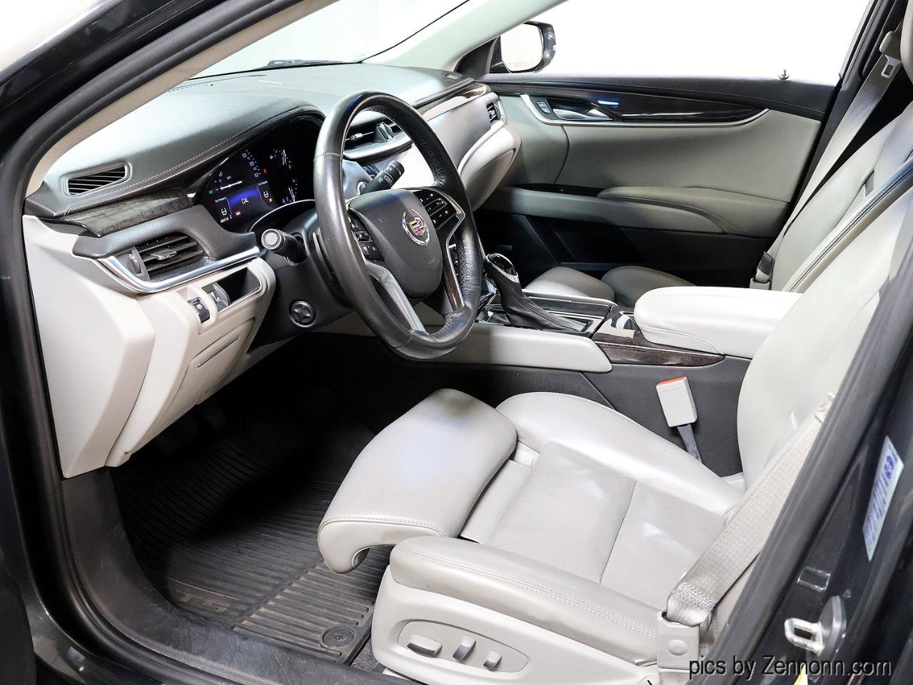 Used 2013 Cadillac XTS Luxury FWD image 11