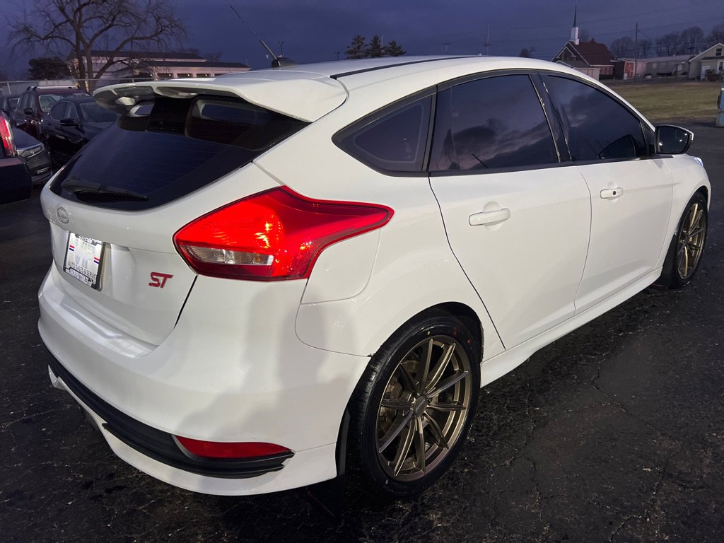 Used 2017 Ford Focus ST image 7