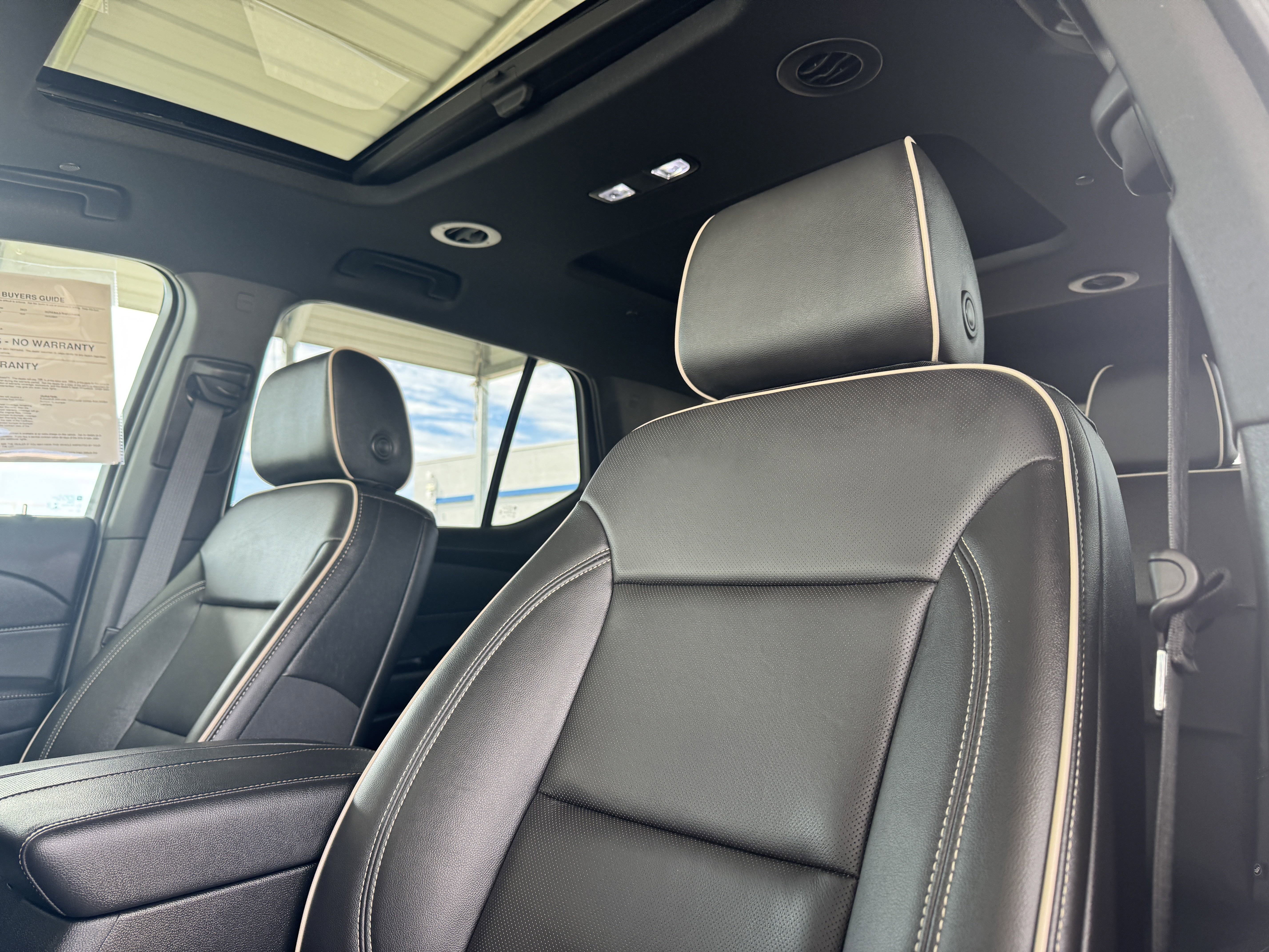 Used 2023 Chevrolet Traverse Premier image 12