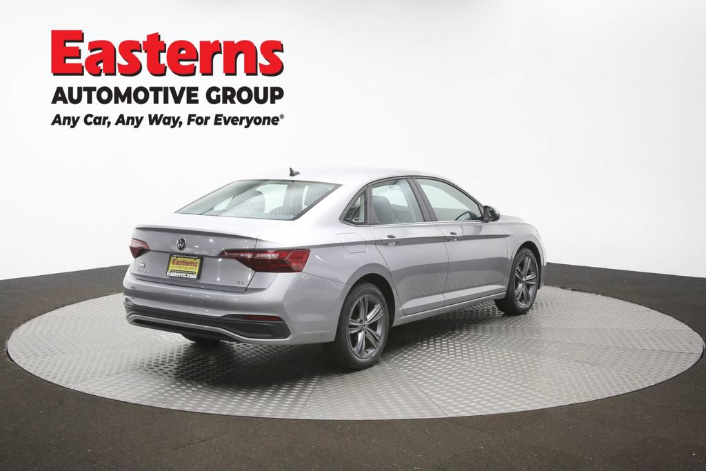 Used 2024 Volkswagen Jetta SE FWD image 39