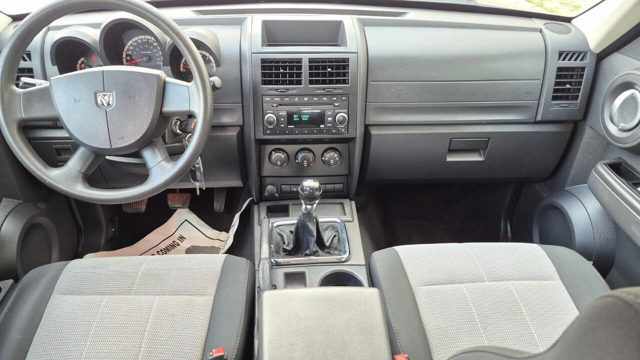 Used 2008 Dodge Nitro SXT image 27
