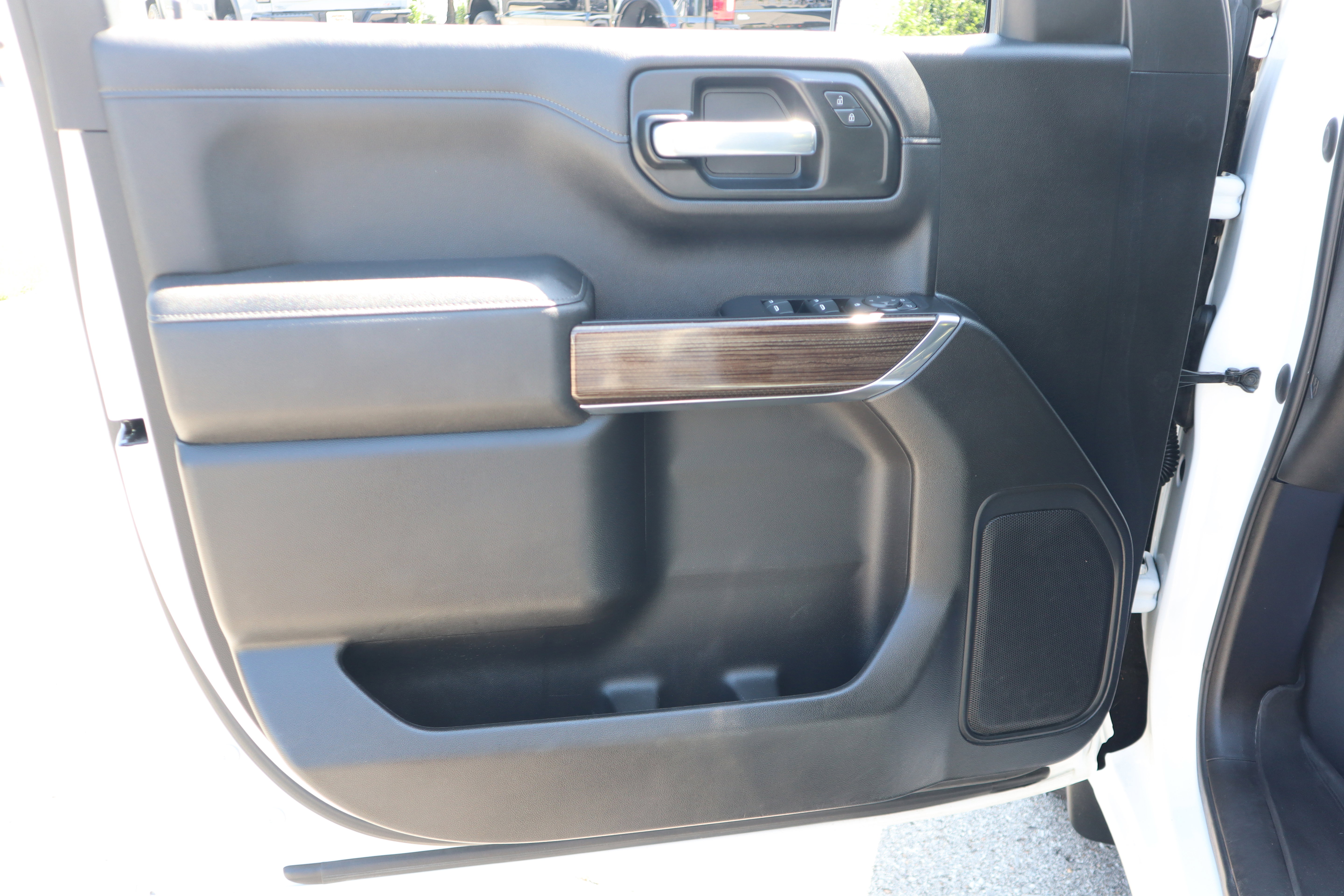 Used 2021 Chevrolet Silverado 1500 LT RWD image 26