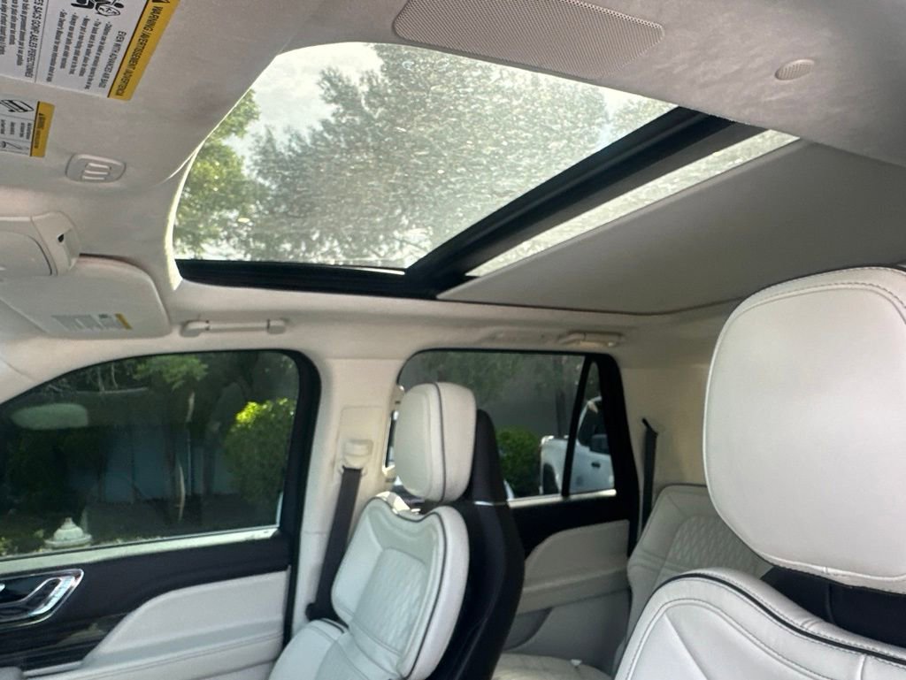 Used 2022 Lincoln Navigator L Black Label AWD/4WD image 11