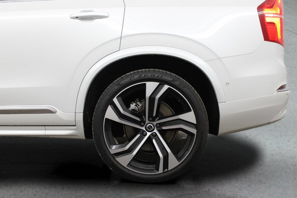 Certified 2024 Volvo XC90 B6 Ultimate w/ Lounge Package AWD/4WD image 8