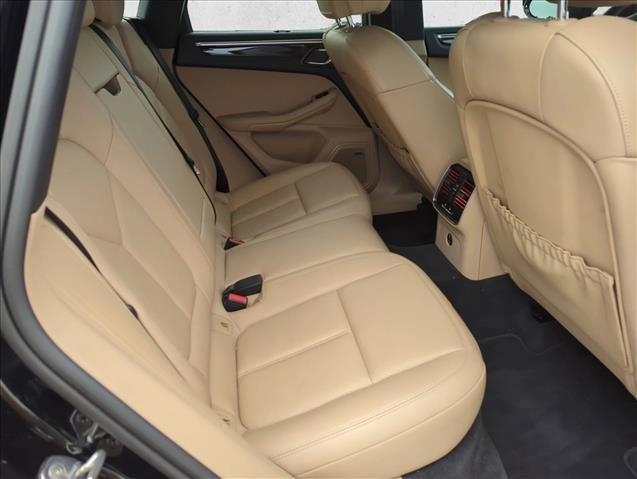 Used 2020 Porsche Macan AWD/4WD image 26