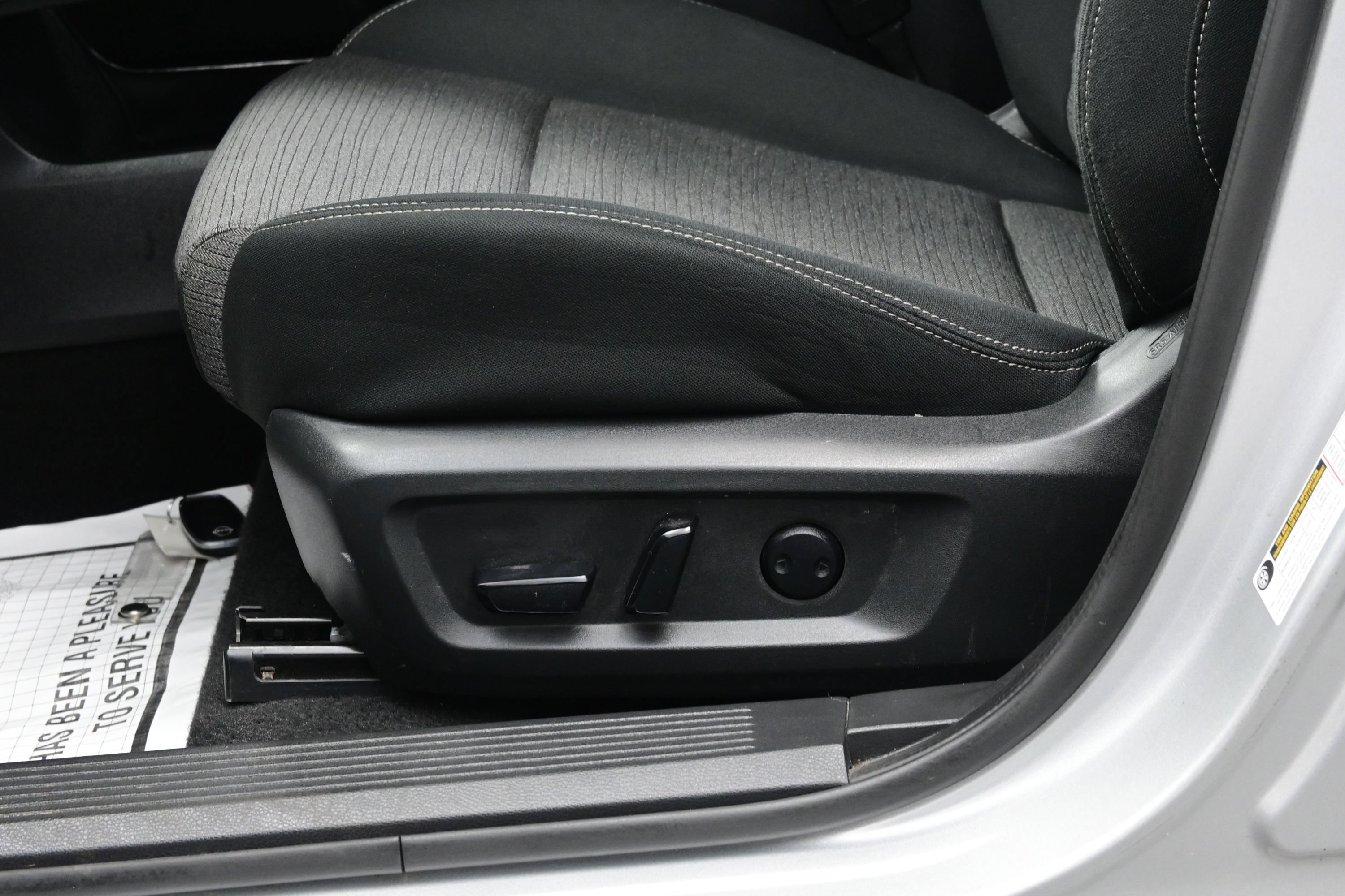 Used 2023 Nissan Rogue SV AWD/4WD image 11