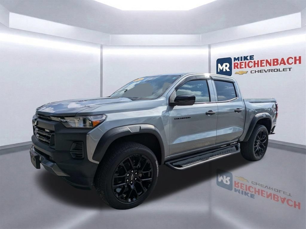 Used 2024 Chevrolet Colorado Trail Boss w/ LPO, Dark Essentials Package AWD/4WD image 8