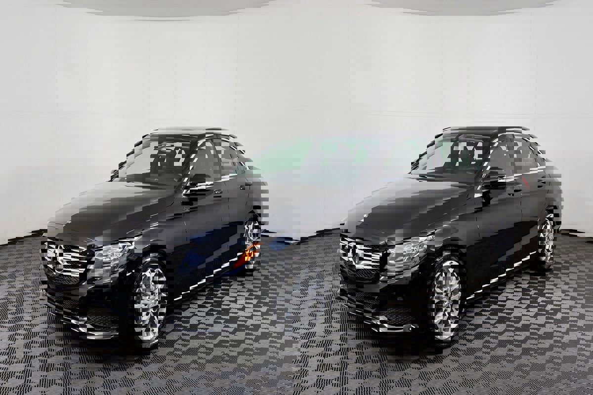 Used 2015 Mercedes-Benz C 300 Sport image 2