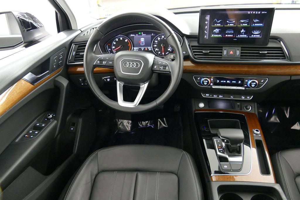 Used 2023 Audi Q5 2.0T Premium w/ Convenience Package AWD/4WD image 8