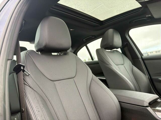 Used 2021 BMW 330i Sedan w/ Convenience Package RWD image 20