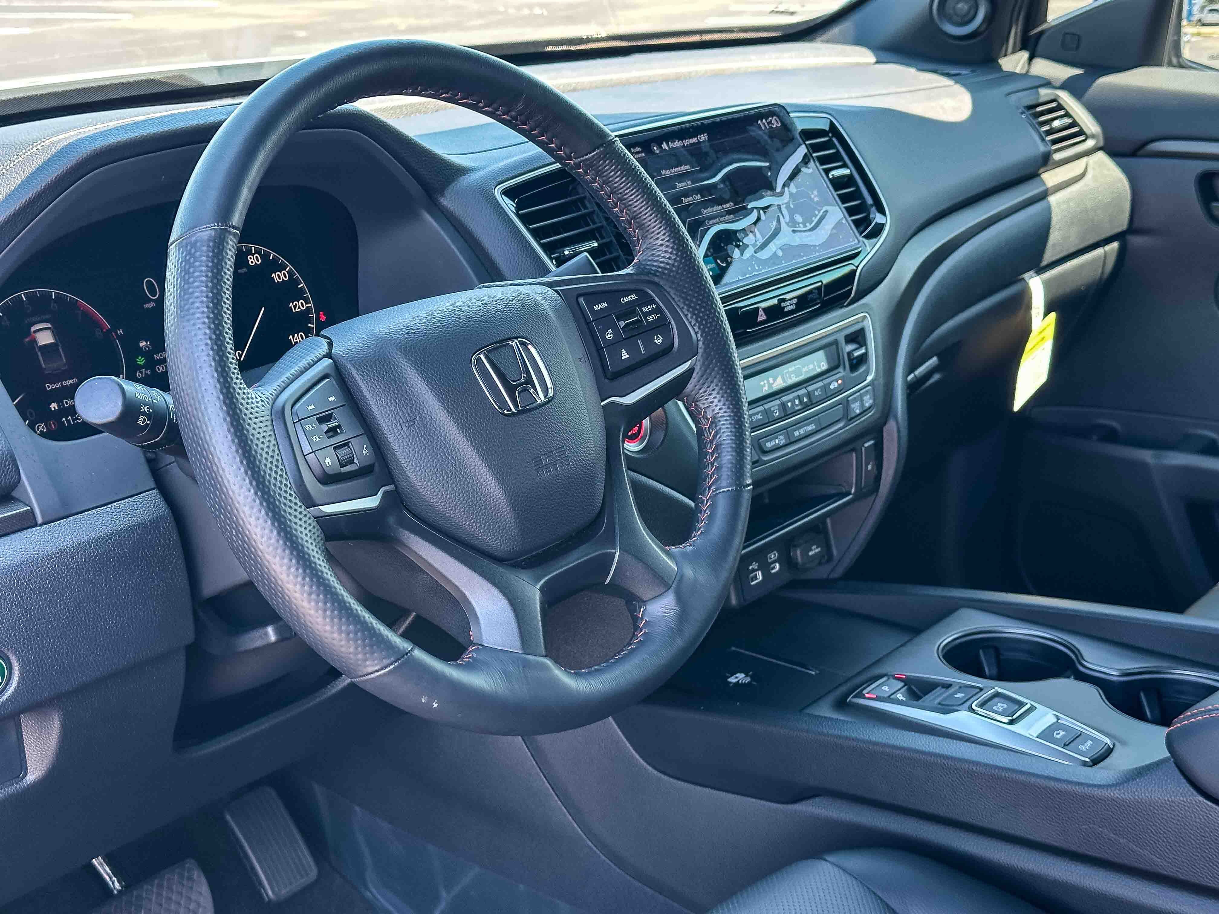 Used 2025 Honda Ridgeline TrailSport image 12
