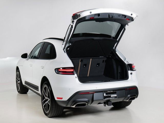 New 2025 Porsche Macan image 28