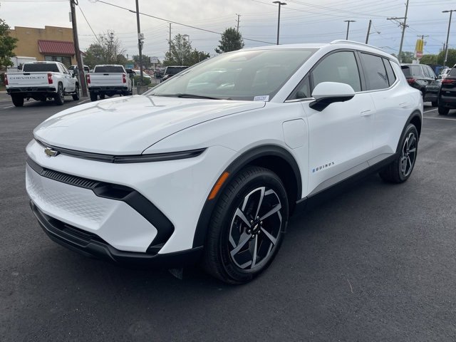 New 2026 Chevrolet Equinox EV LT image 3