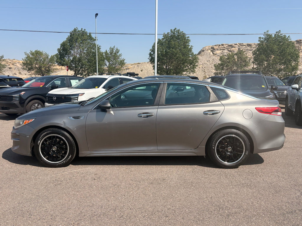 Used 2016 Kia Optima LX w/ Option Group 014 FWD image 2