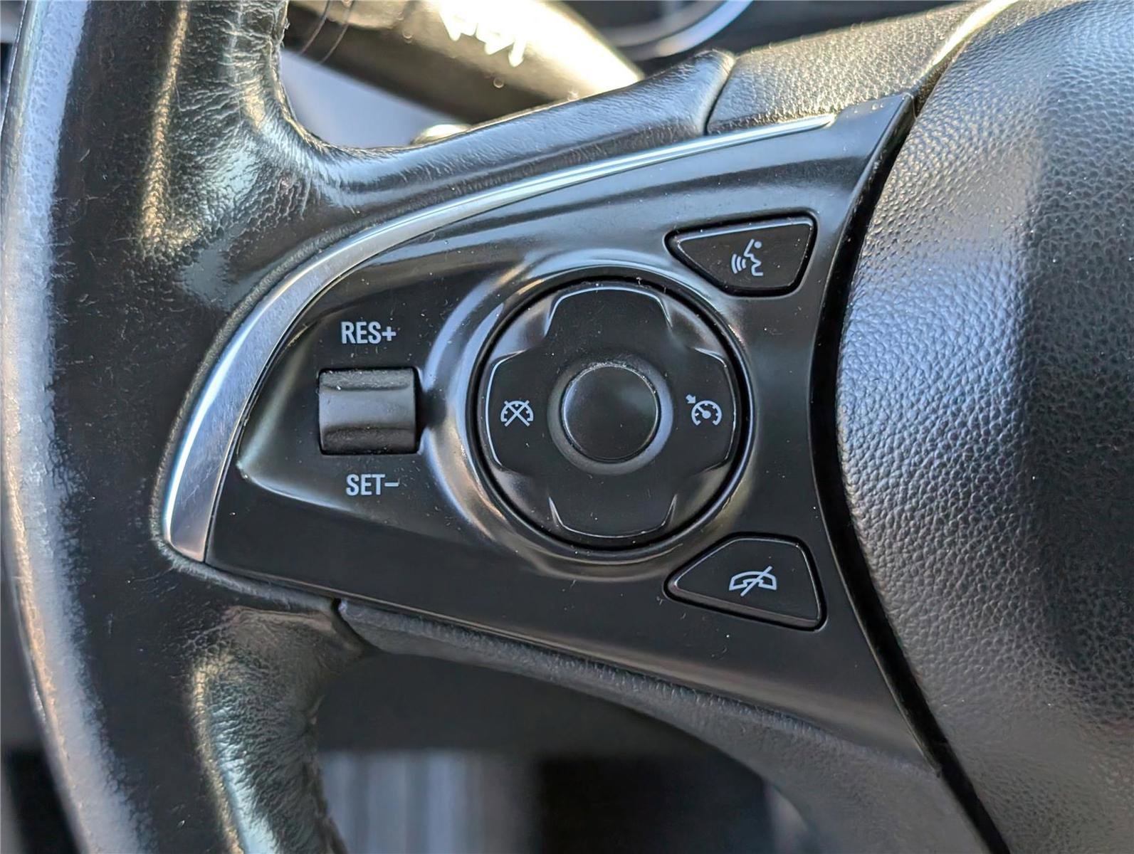 Used 2021 Buick Enclave Essence w/ Sound and Sites Package image 25