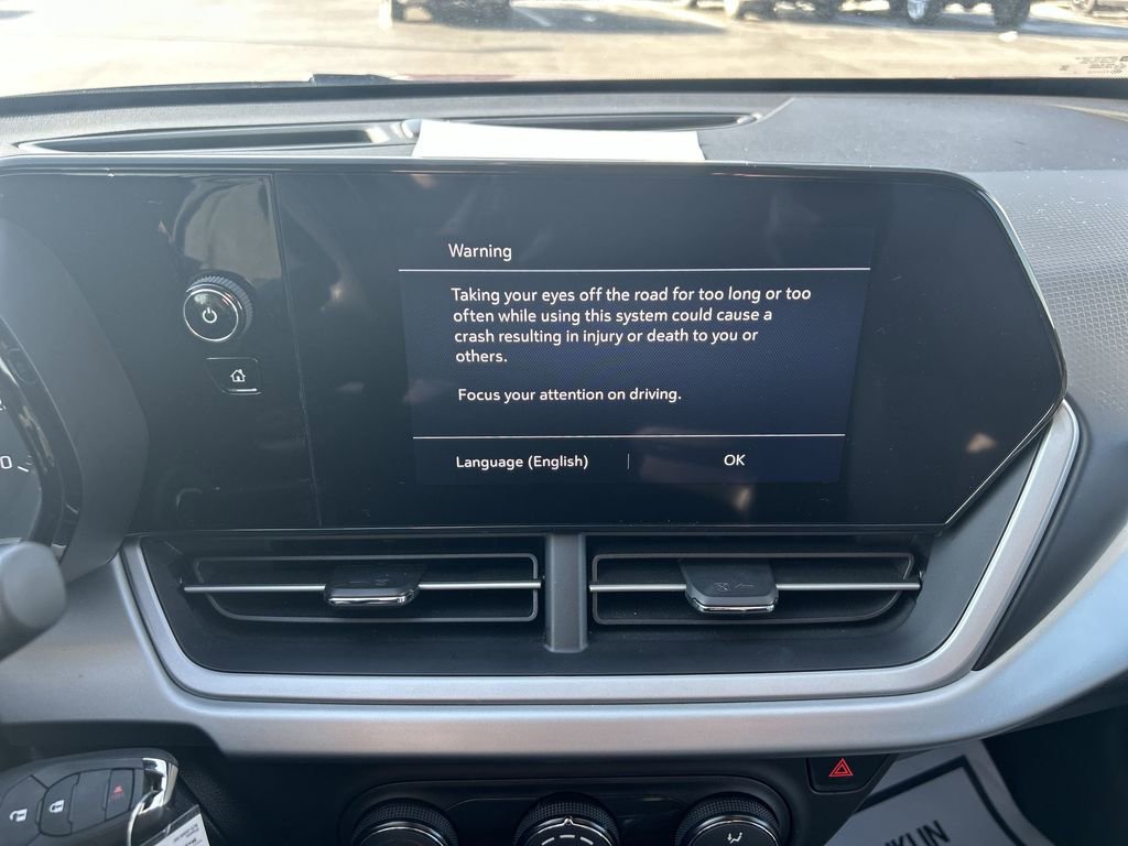 Used 2025 Chevrolet Trax LS image 22