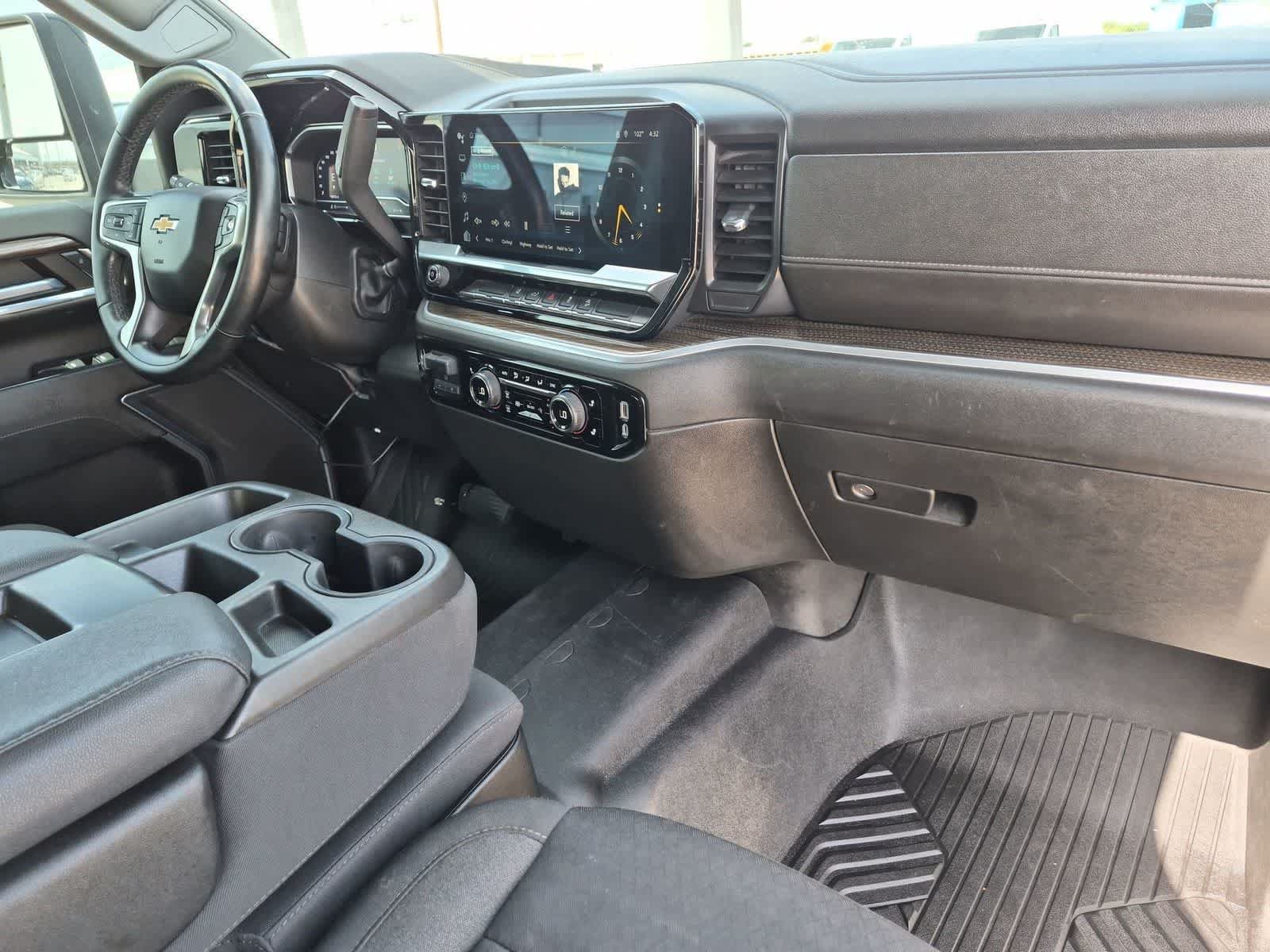 Used 2024 Chevrolet Silverado 2500 LT AWD/4WD image 28