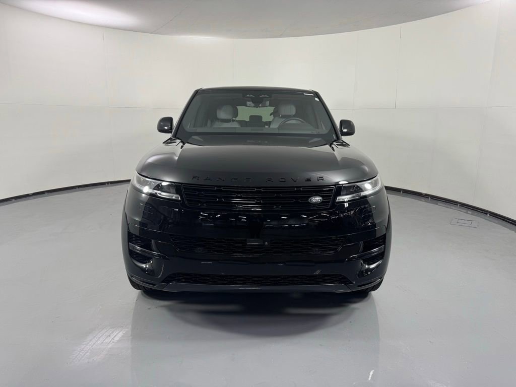 Used 2025 Land Rover Range Rover Sport SE AWD/4WD image 2