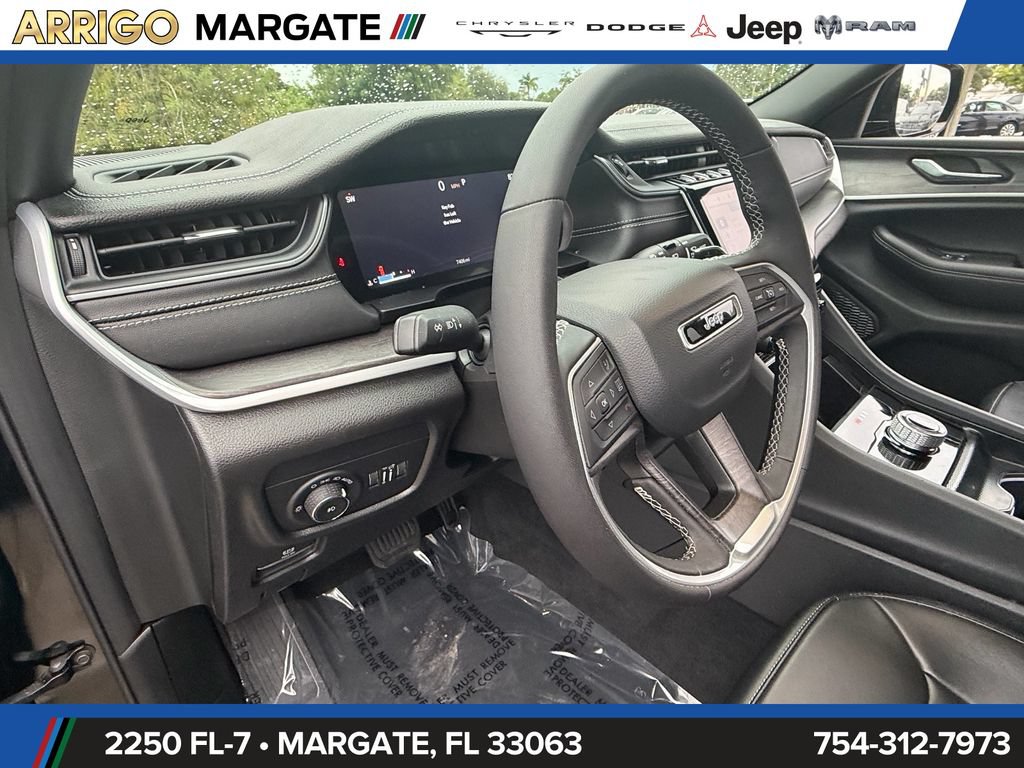 Certified 2025 Jeep Grand Cherokee Limited RWD image 10