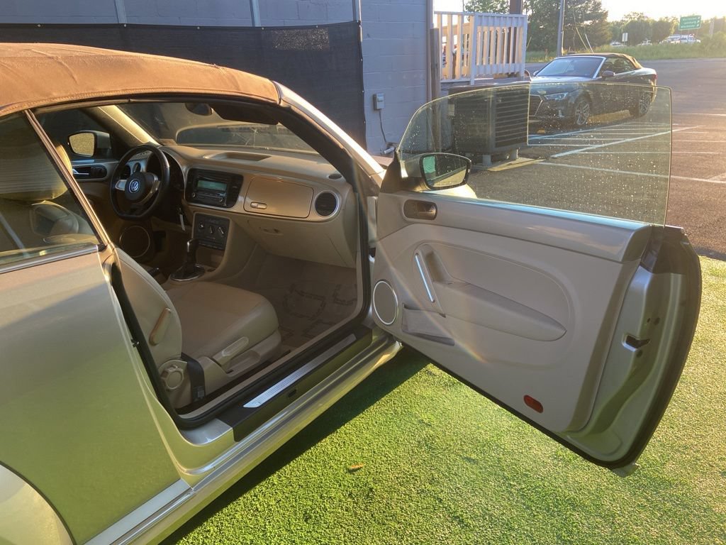 Used 2013 Volkswagen Beetle 2.5 FWD image 13