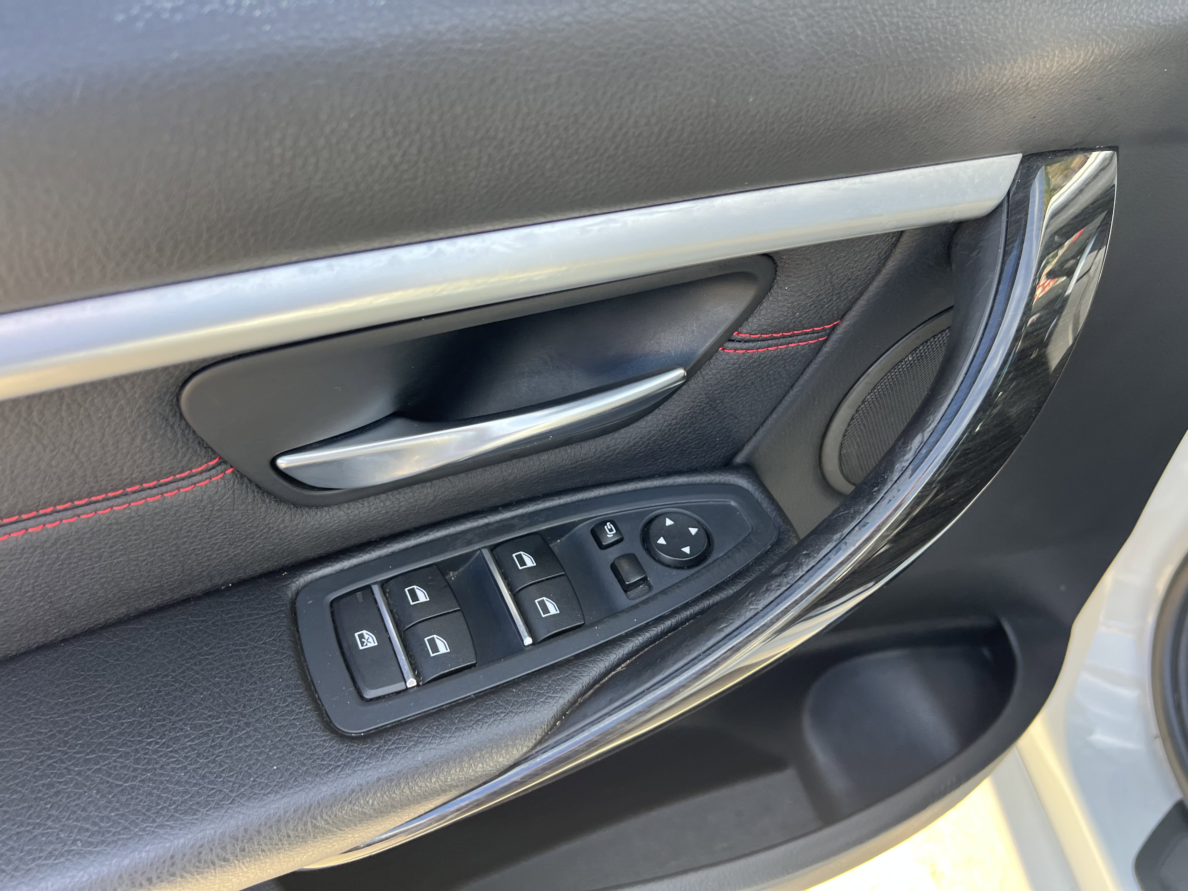 Used 2018 BMW 330i Sedan image 12