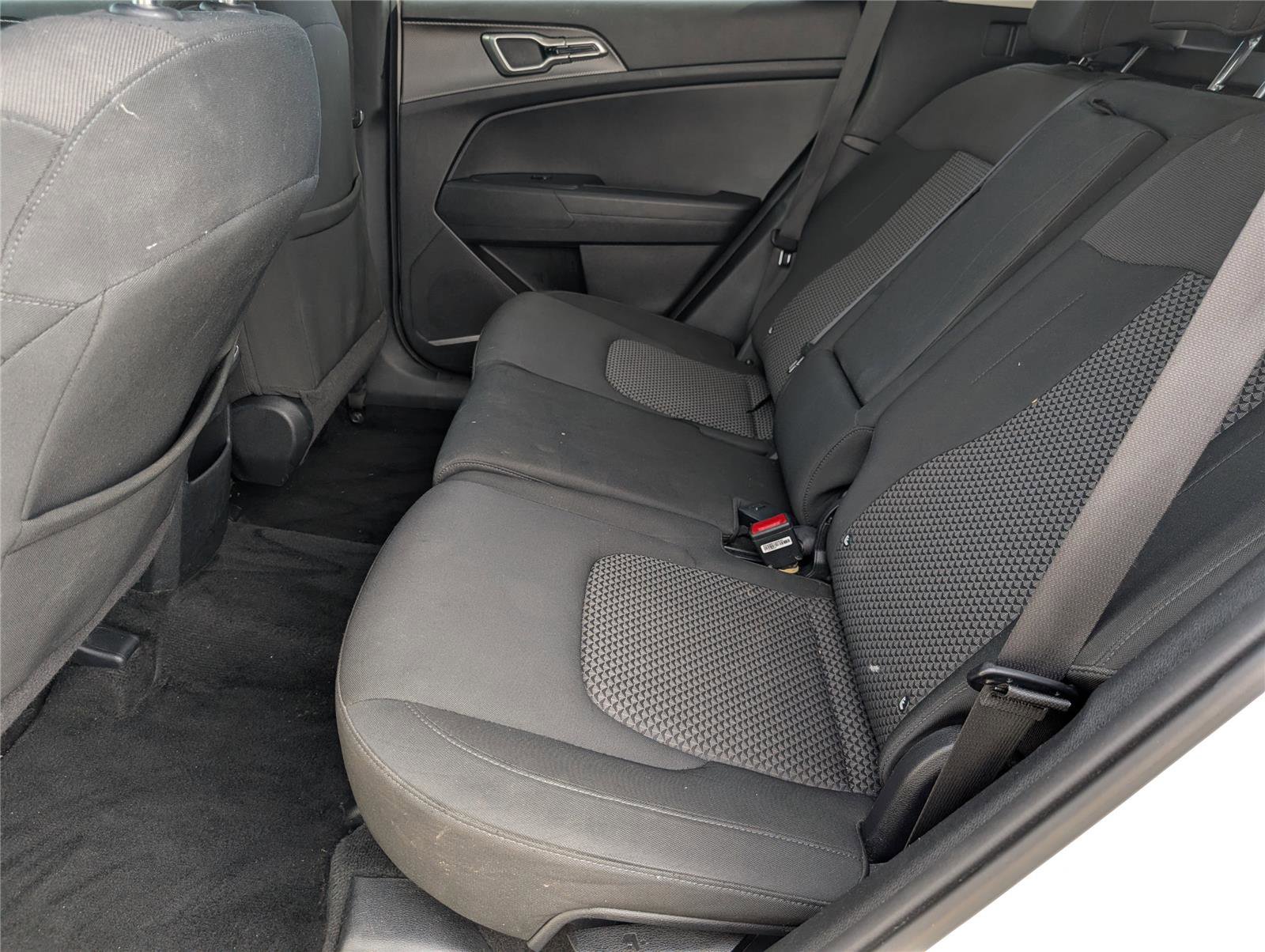 Used 2023 Kia Sportage LX image 30