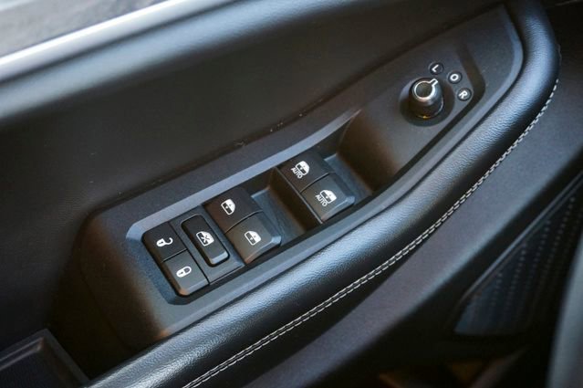 Used 2023 Jeep Grand Cherokee Limited w/ Luxury Tech Group II image 29