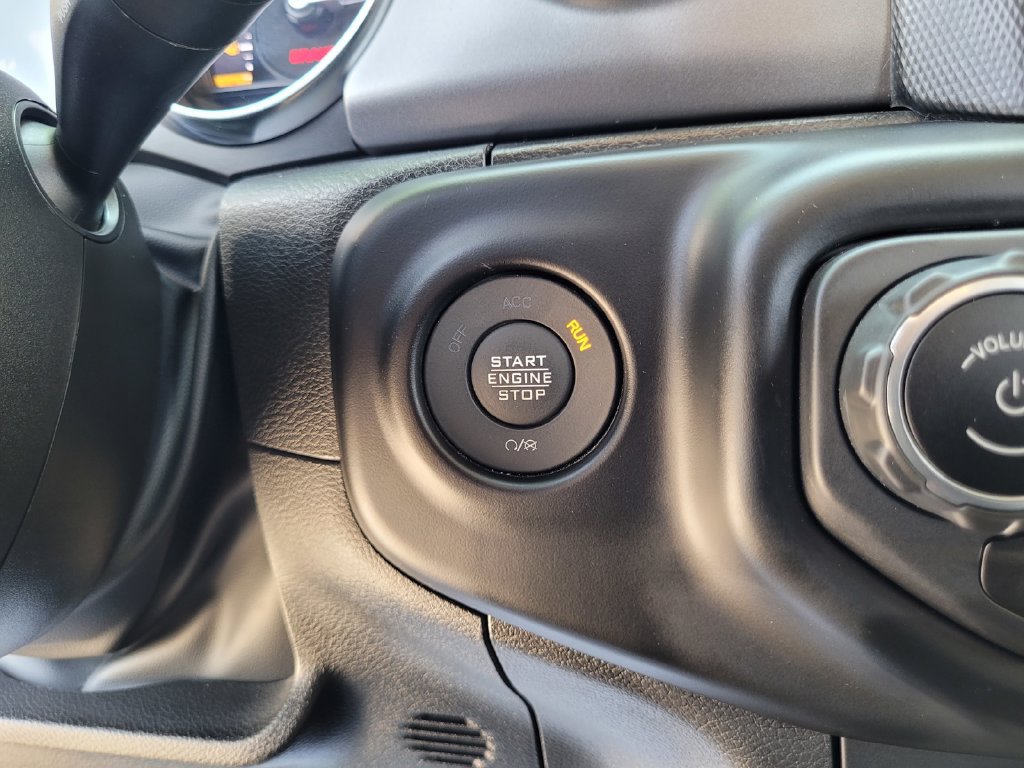 Used 2023 Jeep Wrangler Unlimited AWD/4WD image 26