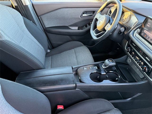 Used 2023 Nissan Rogue SV image 24