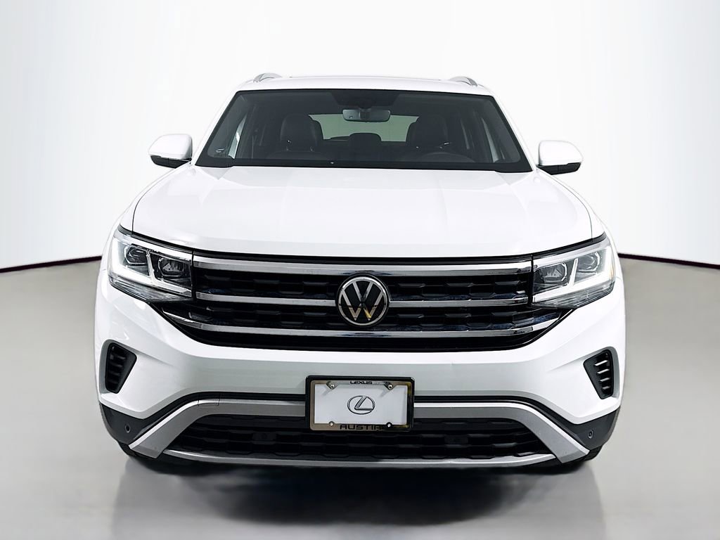 Used 2023 Volkswagen Atlas Cross Sport SE w/ Panoramic Sunroof Package image 2