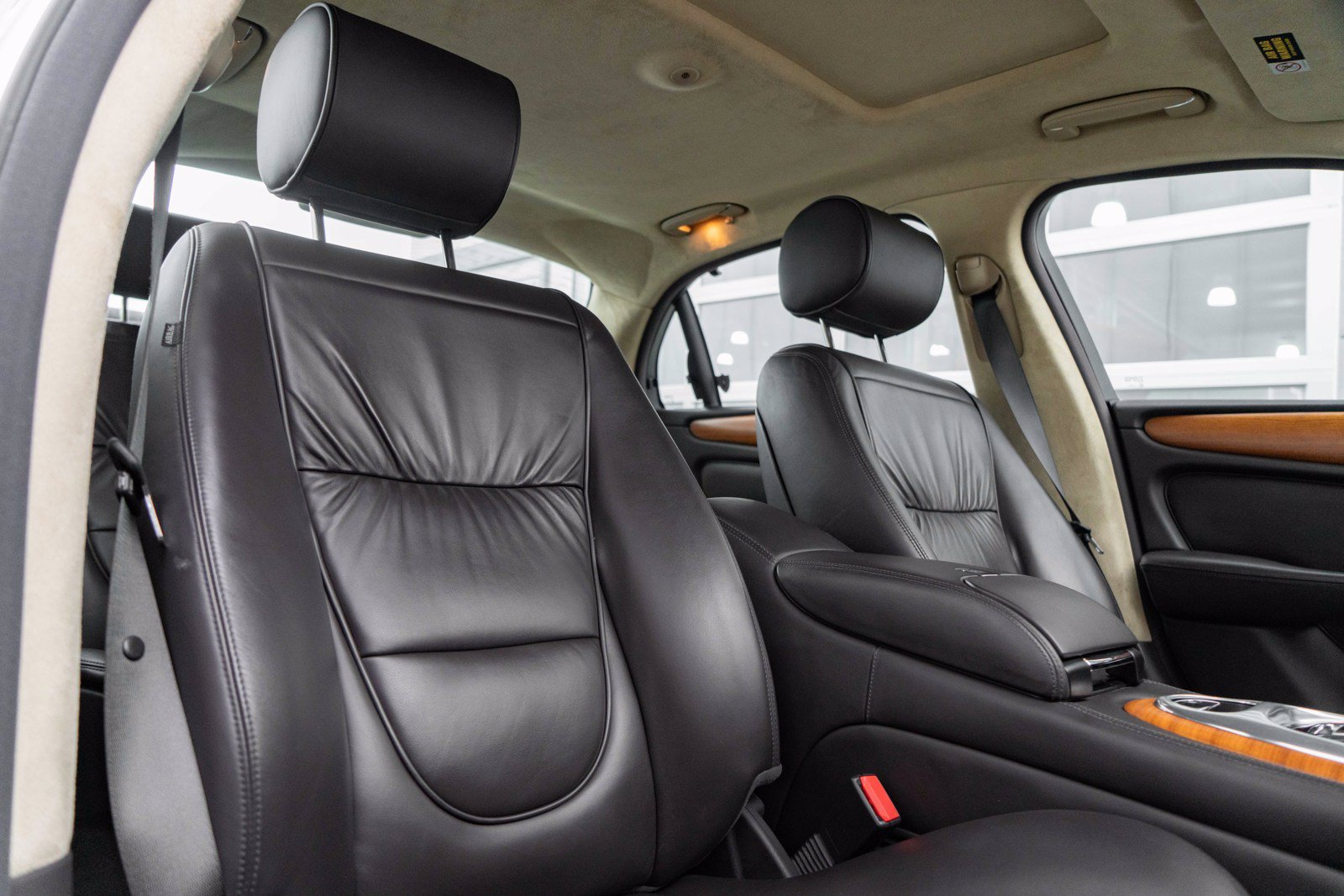 Used 2006 Jaguar XJ Vanden Plas Super V8 Portfolio RWD image 49
