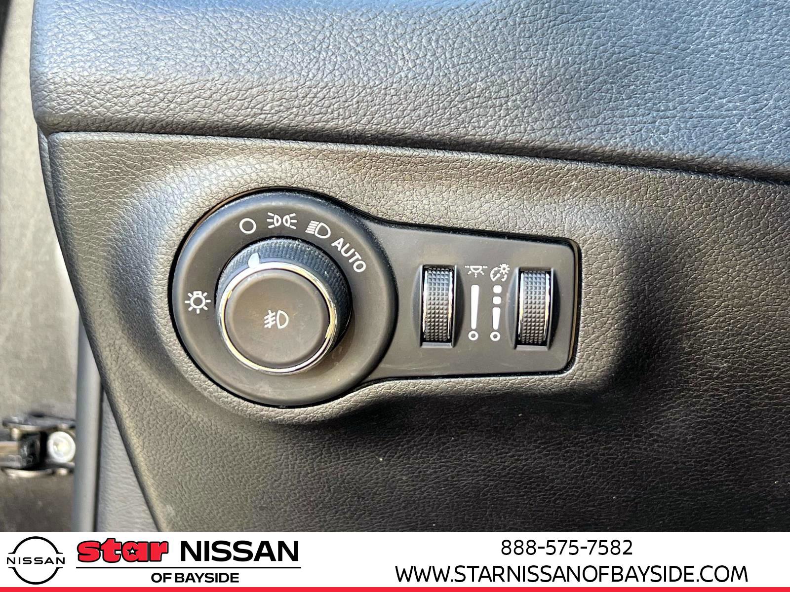 Used 2019 Jeep Compass Latitude image 18