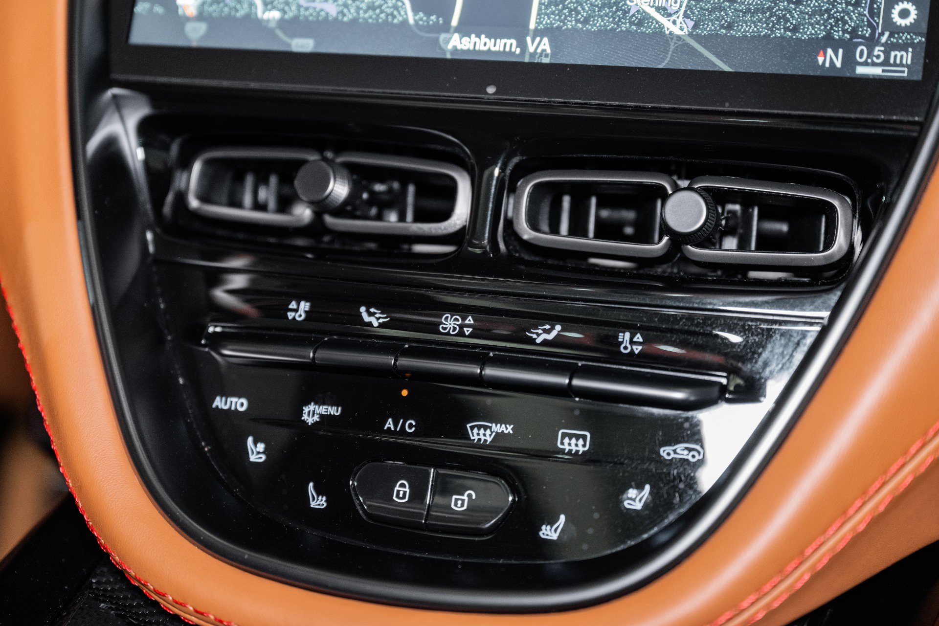 Used 2023 Aston Martin DBX 707 image 33