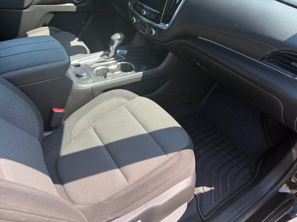 Used 2022 Chevrolet Traverse LT AWD/4WD image 32