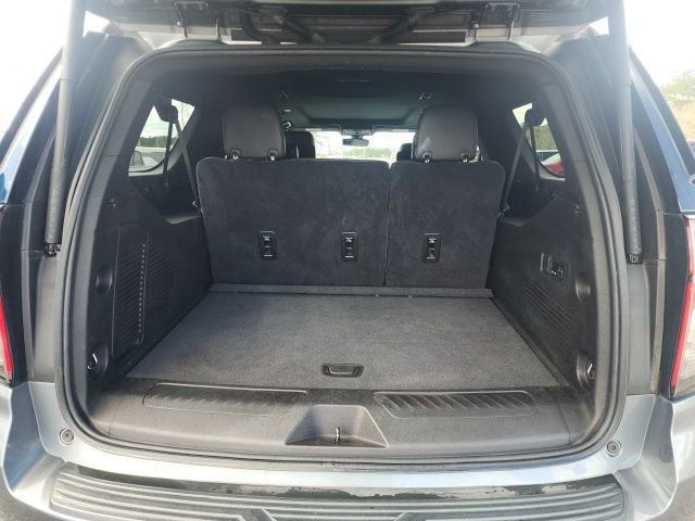 Used 2021 Chevrolet Suburban LT w/ LT Signature Package RWD image 13