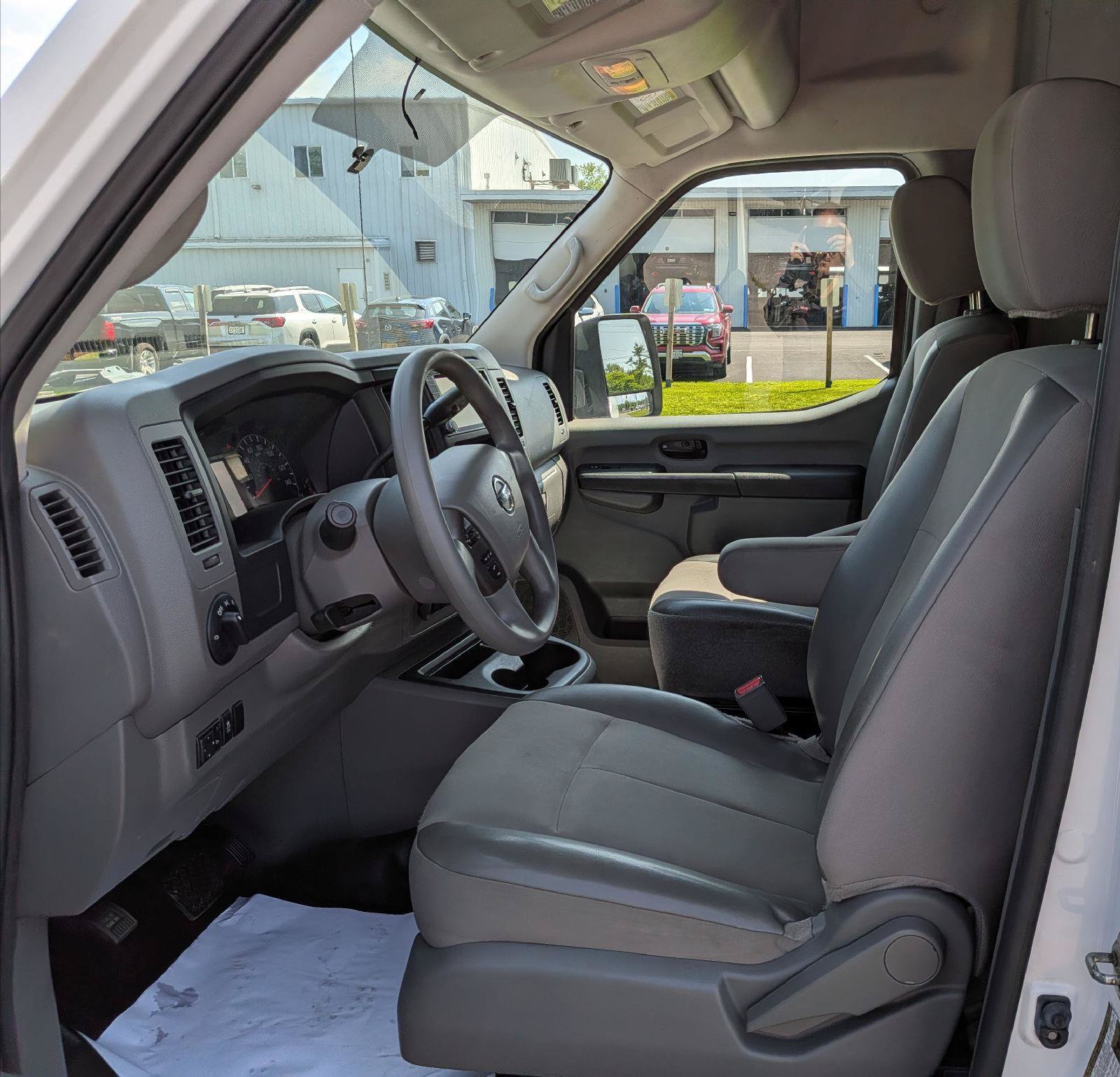 Used 2020 Nissan NV 2500 S RWD image 11