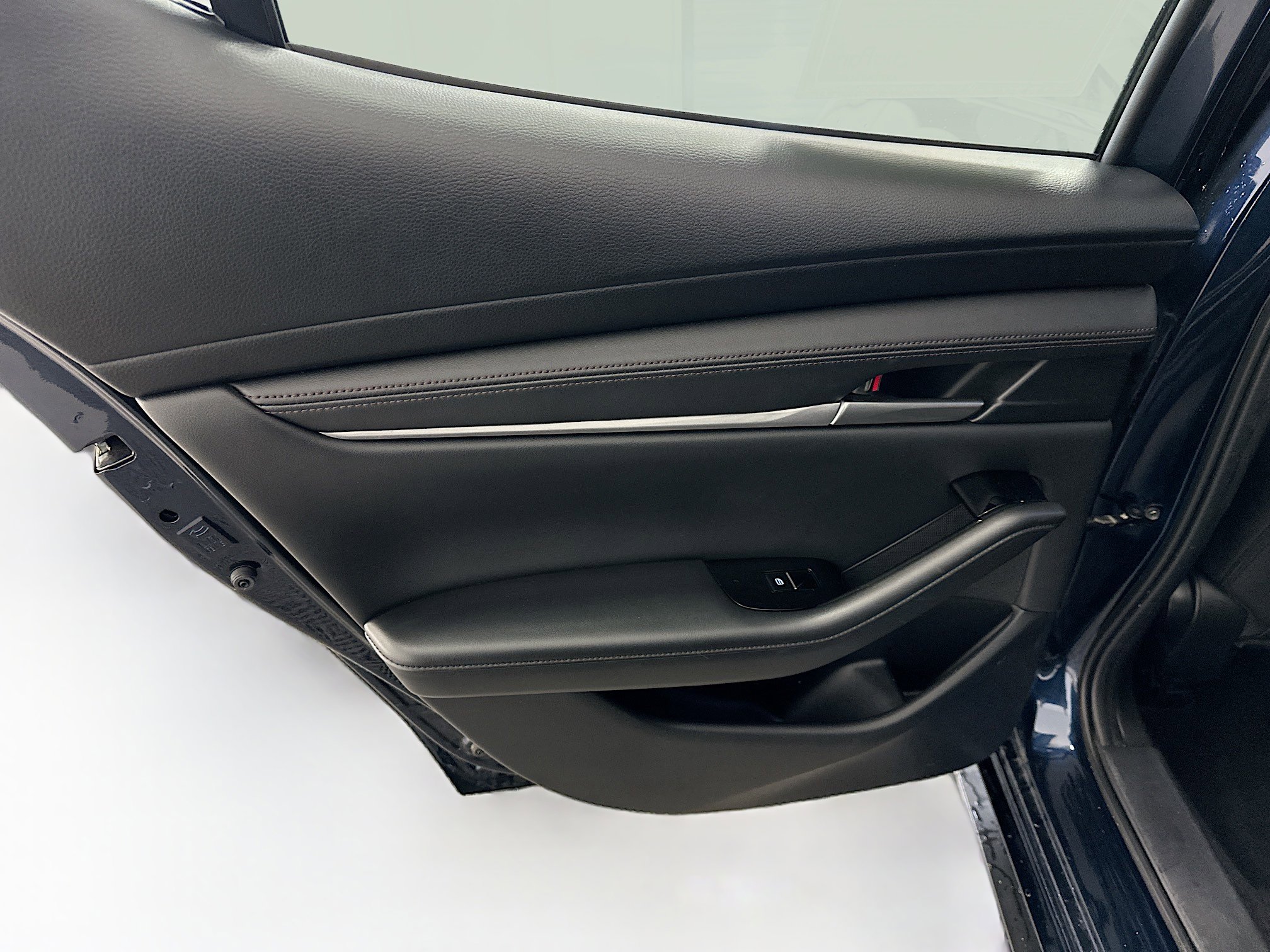 Used 2024 MAZDA MAZDA3 s image 27