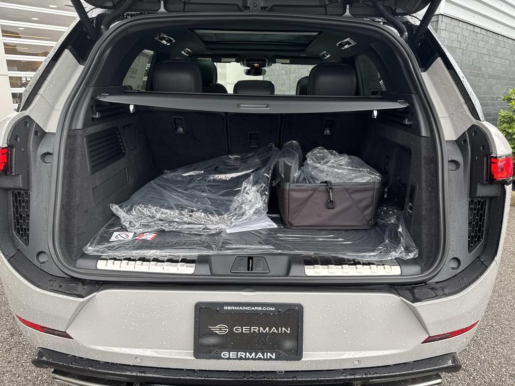 New 2026 Land Rover Range Rover Sport Dynamic SE AWD/4WD image 6